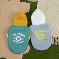 Fleece-style sweatshirt