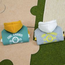 Fleece-style sweatshirt